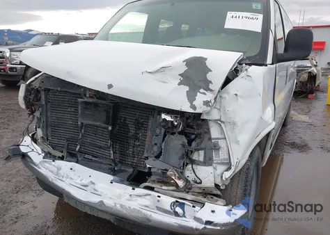 2001 Chevrolet Express from USA, damaged, VIN 1GAHG39R911221487